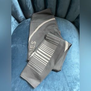 Better Bodies Leggins Small NWT